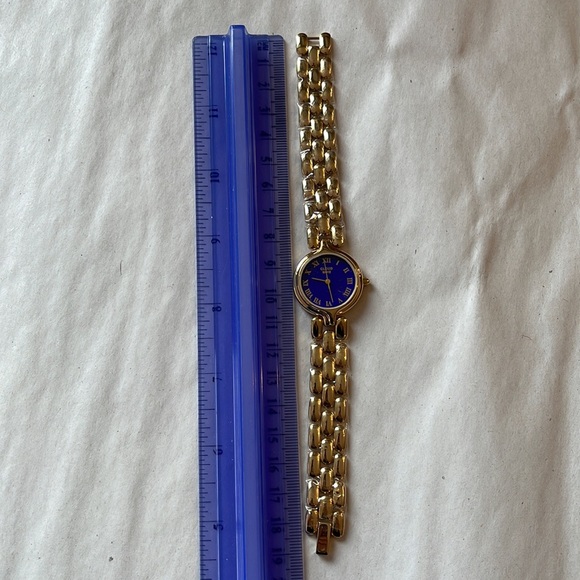 Cloud Nine Women’s Watch | Gold-Toned Quartz | Needs Battery - Picture 3 of 5